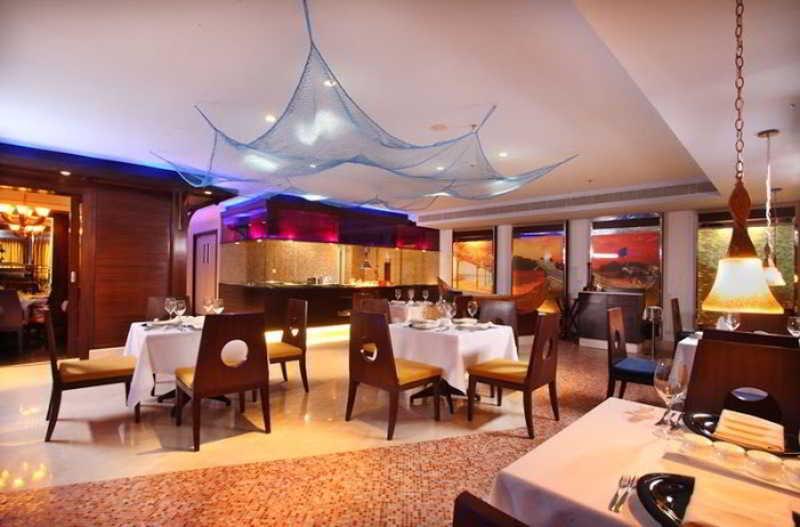 Radisson Blu Kochi Hotell Restaurang bild